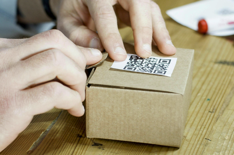 selling at markets and online qr codes