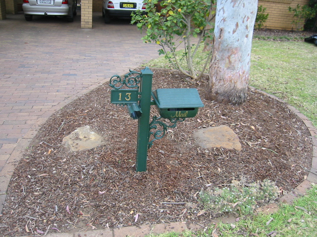 mailbox old