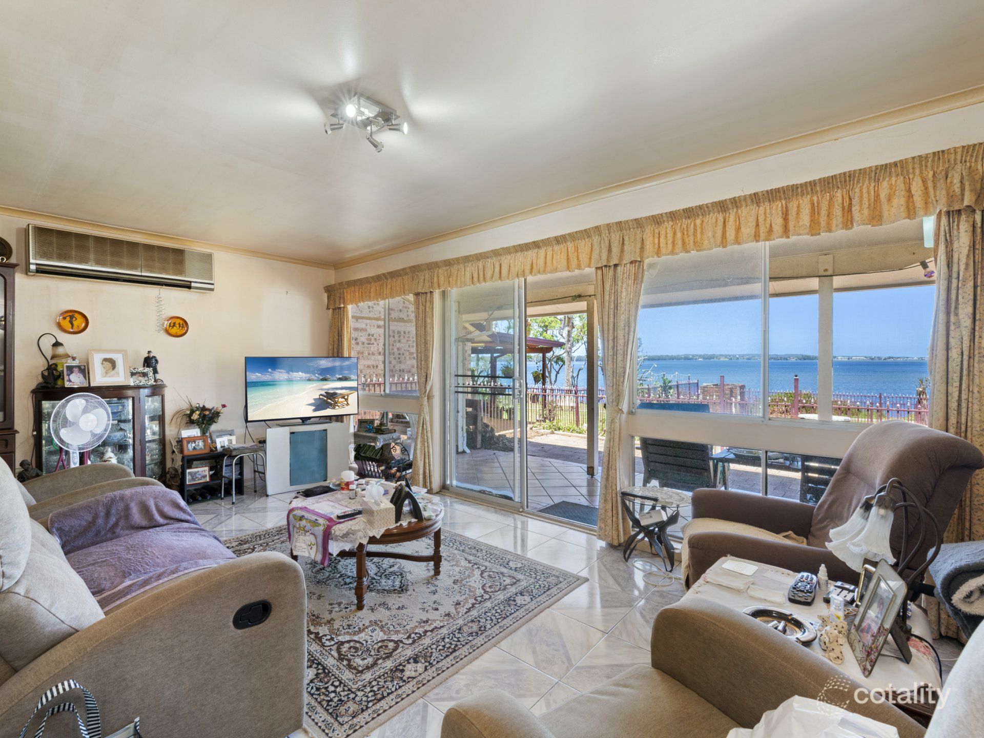 Central Coast lounge before